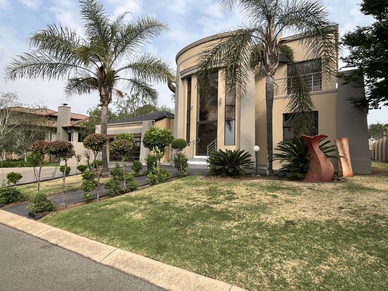 House For Sale in Ebotse Golf And Country Estate - Photo 2