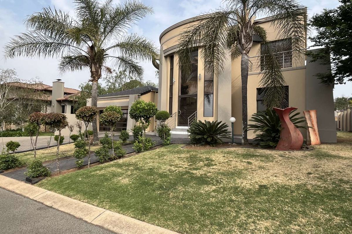 House For Sale in Ebotse Golf And Country Estate - Photo 2