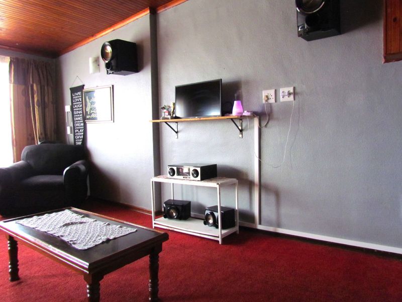 House For Sale in Gelvandale - Photo 5