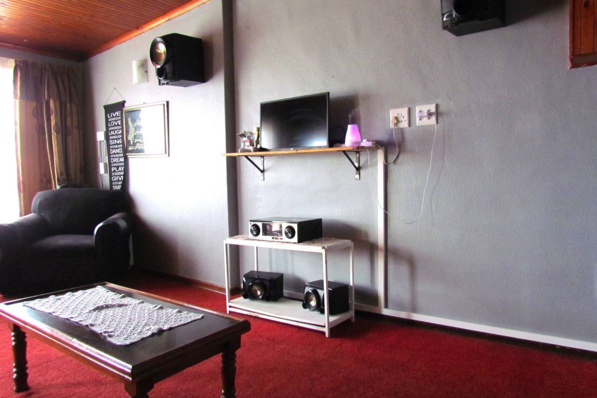 House For Sale in Gelvandale - Photo 5