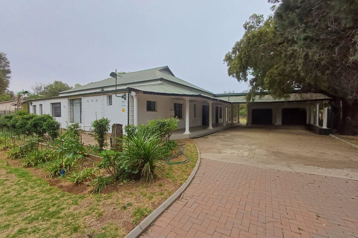 House For Sale in Wolmaransstad Central - Photo 3