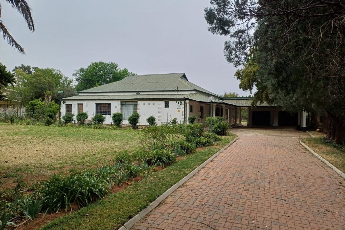 House For Sale in Wolmaransstad Central - Photo 4