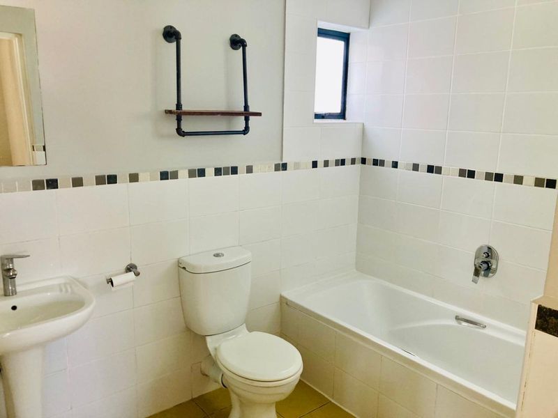 Townhouse For Sale in Bridgemeade - Photo 8