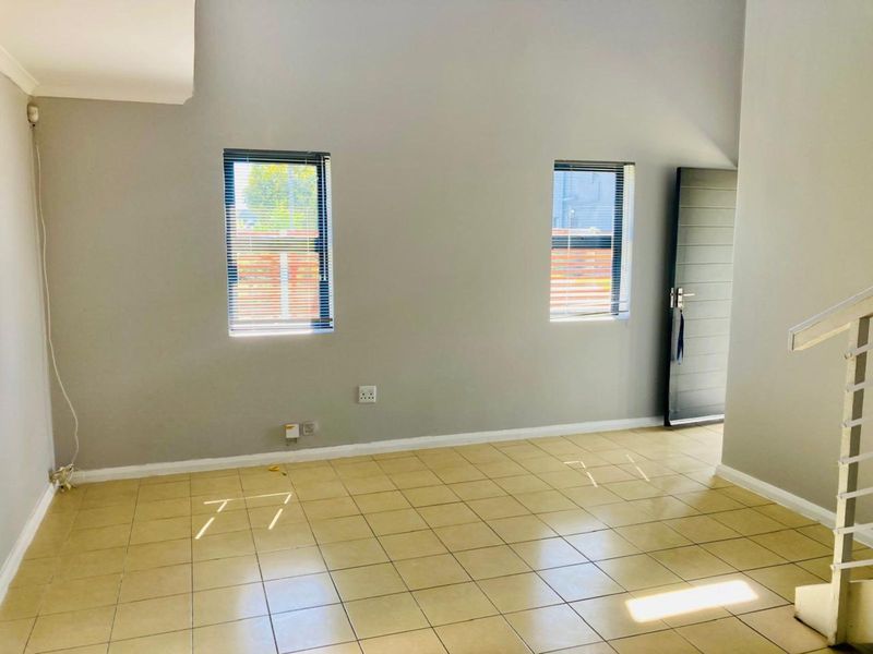 Townhouse For Sale in Bridgemeade - Photo 3