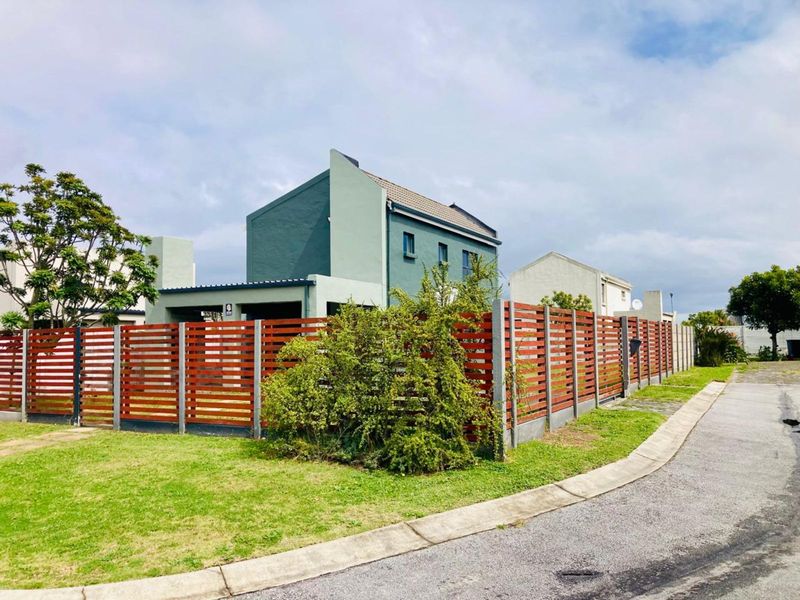 Townhouse For Sale in Bridgemeade - Photo 2