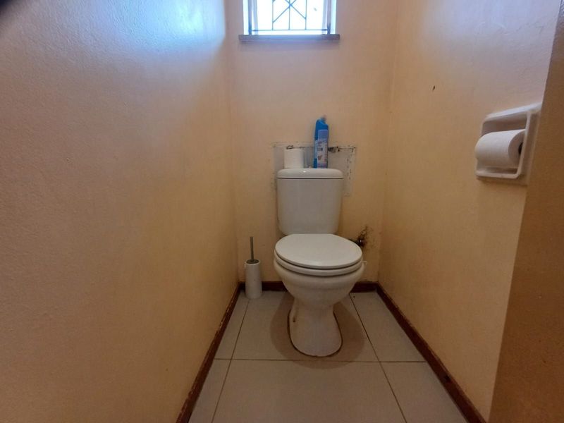 House For Sale in Stilfontein Ext 4 - Photo 10