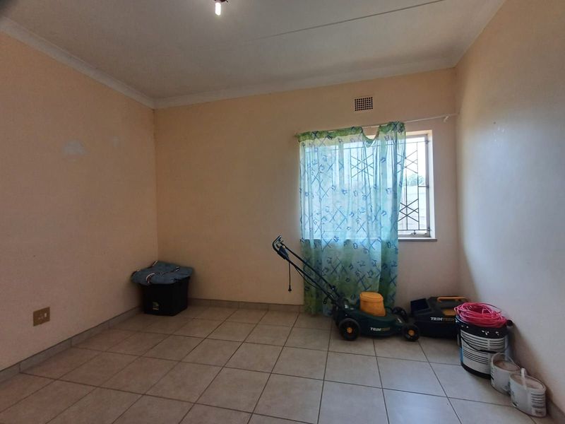 House For Sale in Stilfontein Ext 4 - Photo 8