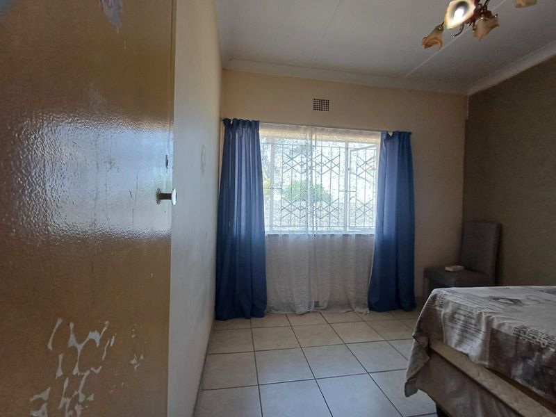 House For Sale in Stilfontein Ext 4 - Photo 6