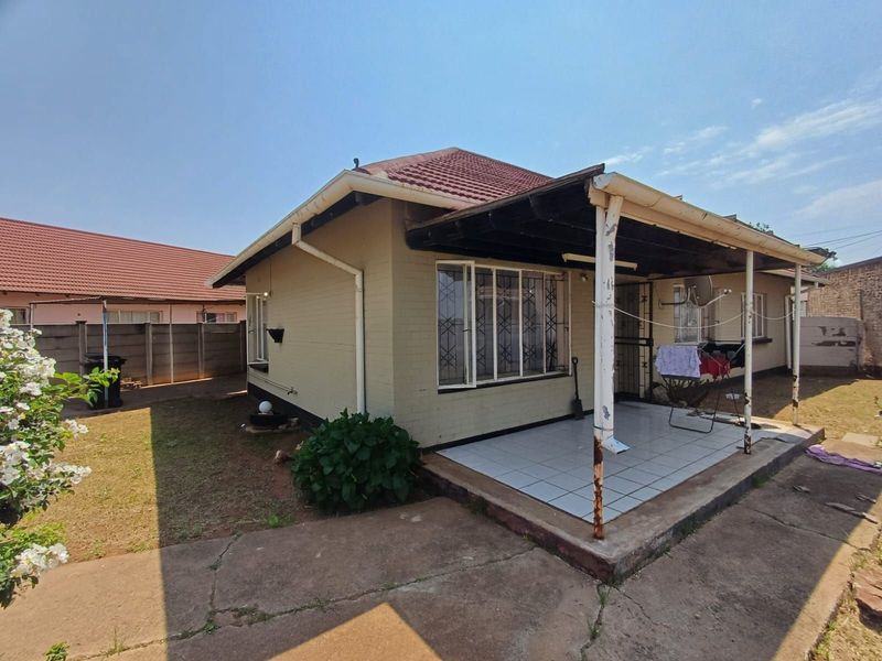 House For Sale in Stilfontein Ext 4 - Photo 2
