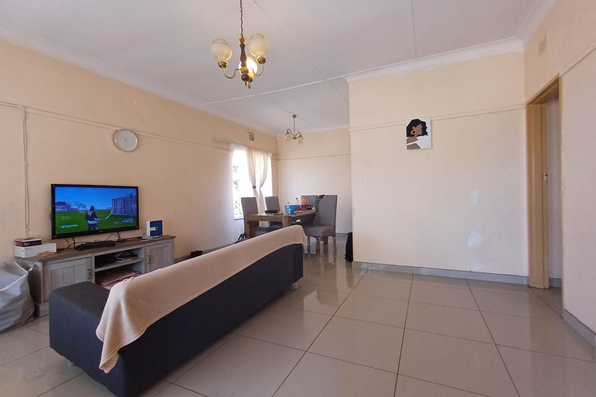 House For Sale in Stilfontein Ext 4 - Photo 4