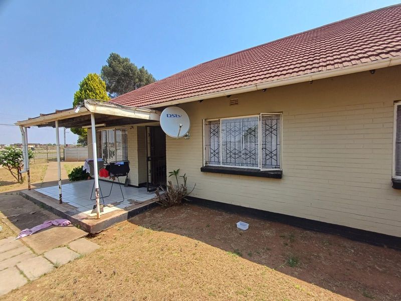 House For Sale in Stilfontein Ext 4 - Photo 3
