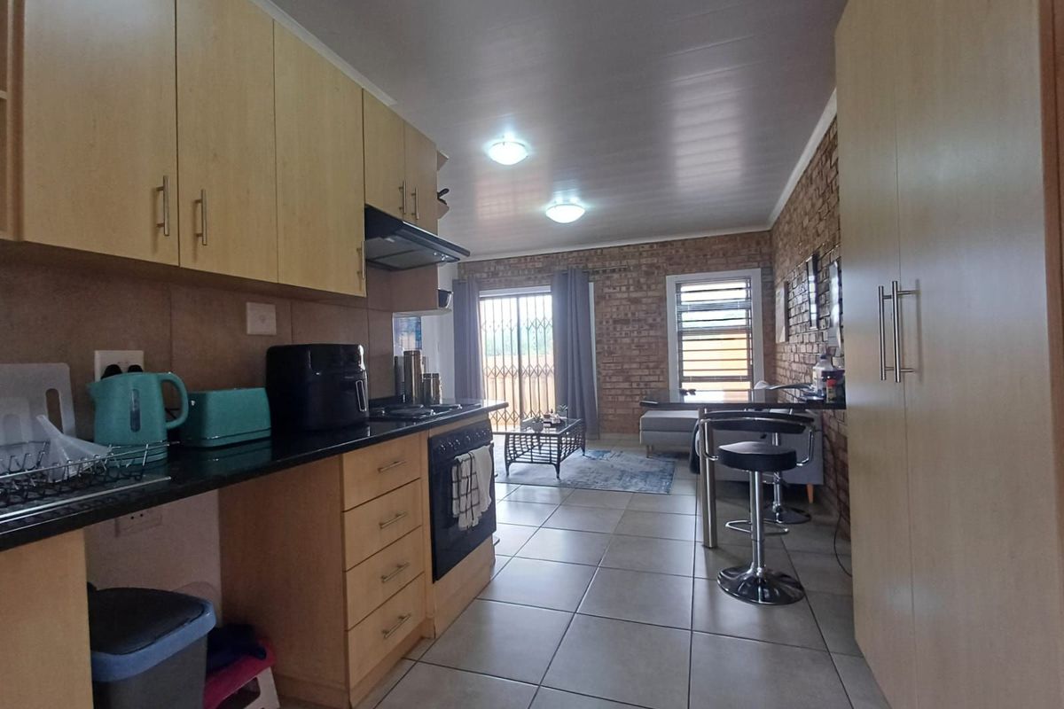 Apartment For Sale in Wilkoppies - Photo 3