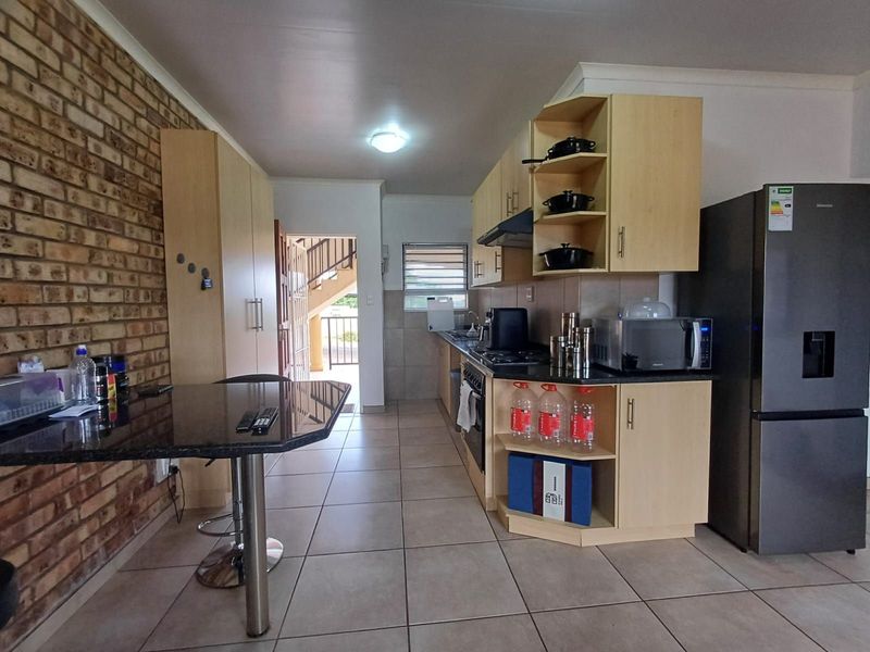 Apartment For Sale in Wilkoppies - Photo 4
