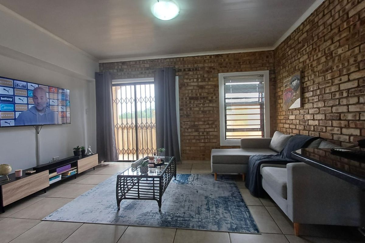 Apartment For Sale in Wilkoppies - Photo 5