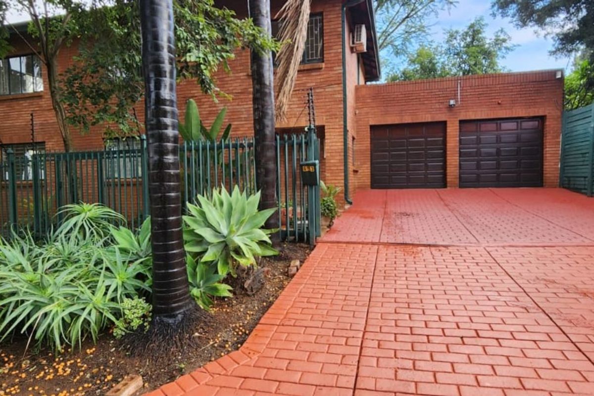 House For Sale in Moreleta Park - Photo 2