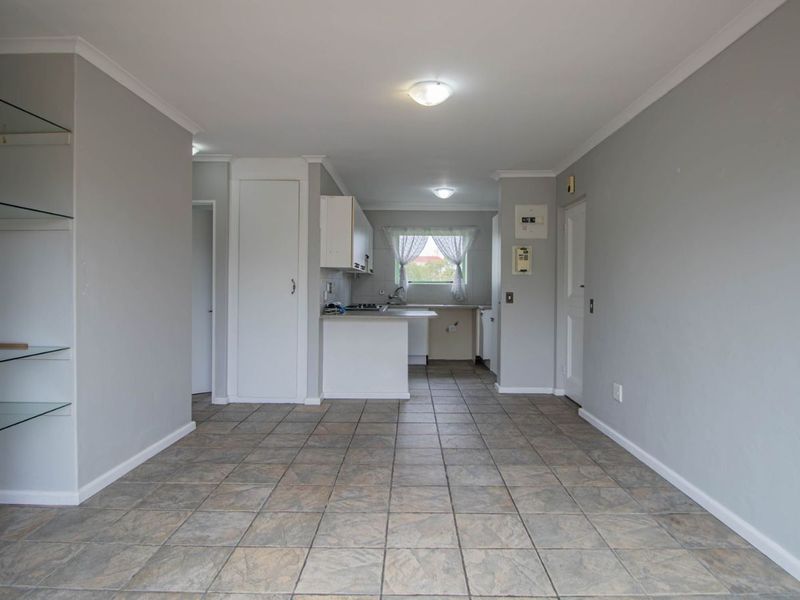 Apartment For Sale in Greenways Golf Estate - Photo 6