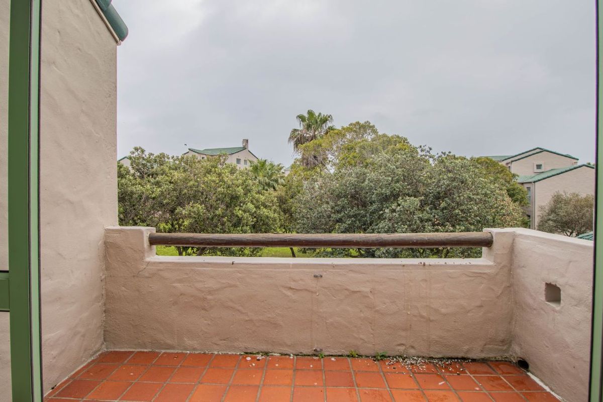 Apartment For Sale in Greenways Golf Estate - Photo 4