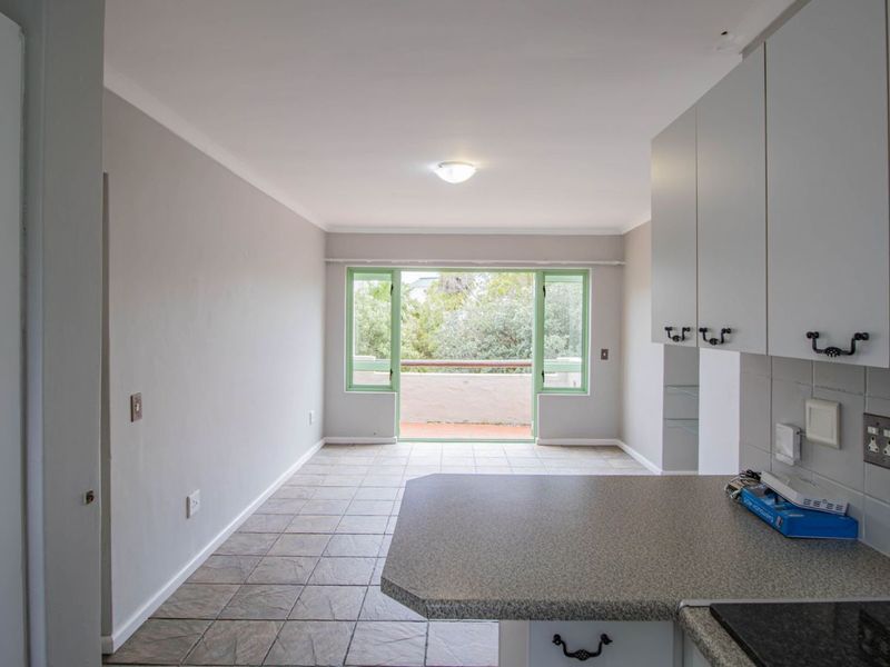 Apartment For Sale in Greenways Golf Estate - Photo 9