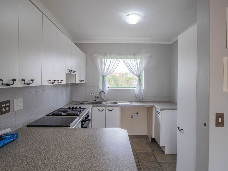 Apartment For Sale in Greenways Golf Estate - Photo 8