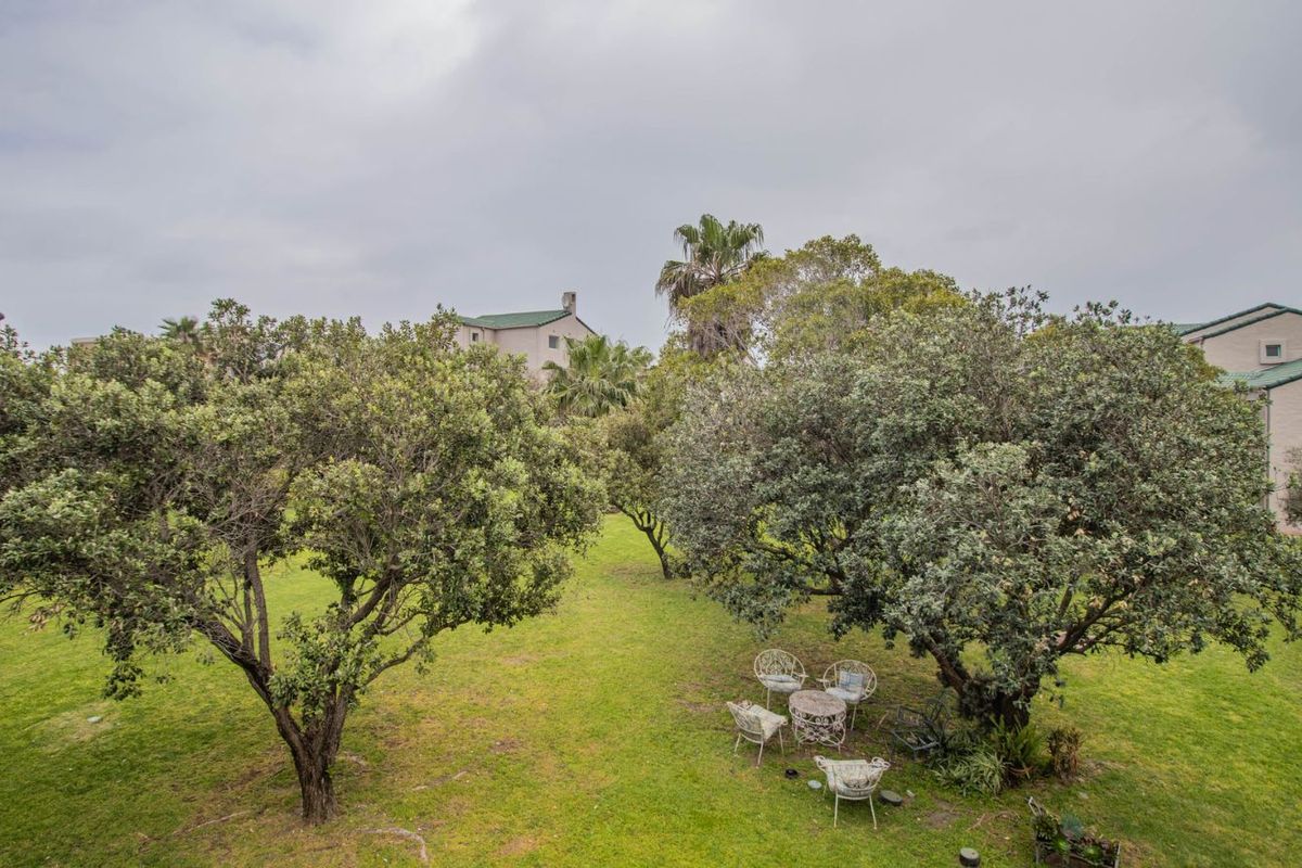 Apartment For Sale in Greenways Golf Estate - Photo 2