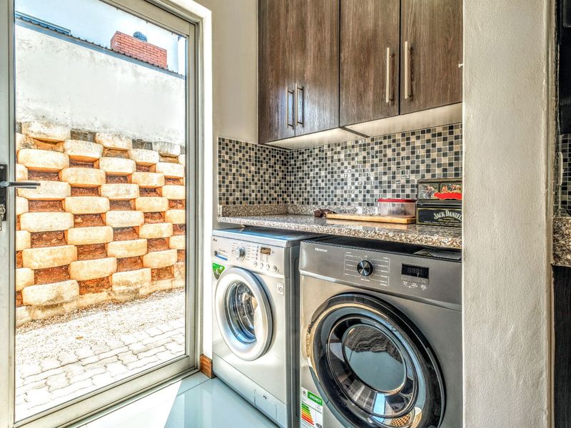 Townhouse For Sale in Brooklyn - Photo 10