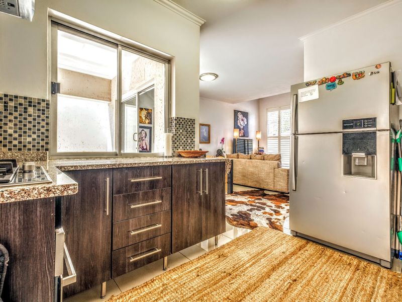 Townhouse For Sale in Brooklyn - Photo 7