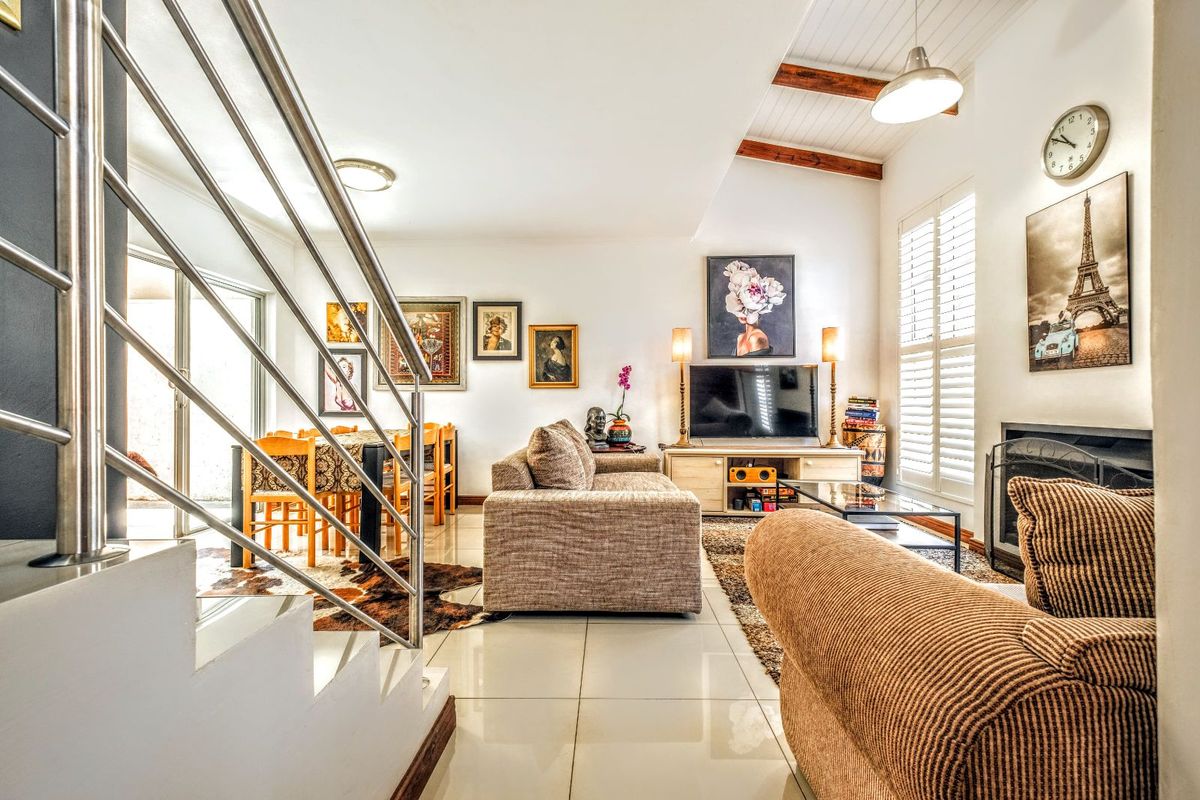 Townhouse For Sale in Brooklyn - Photo 2