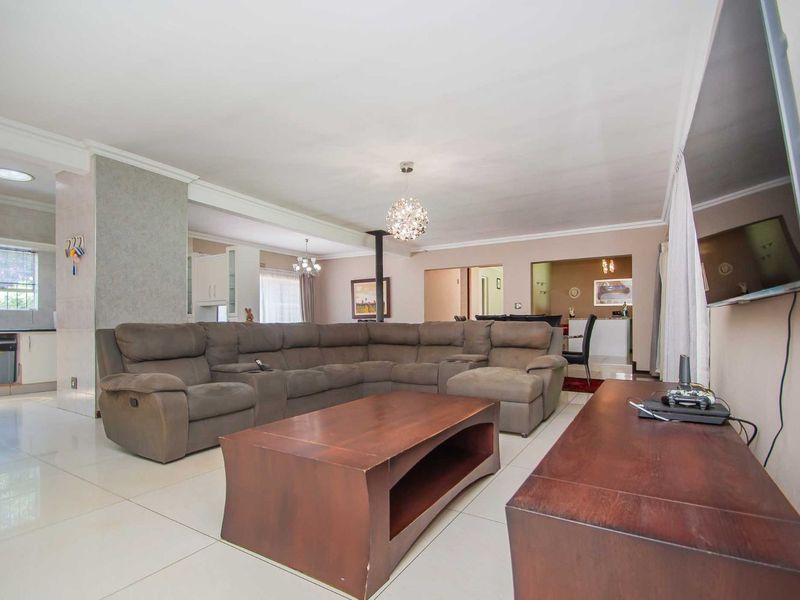 House For Sale in Helderkruin - Photo 7