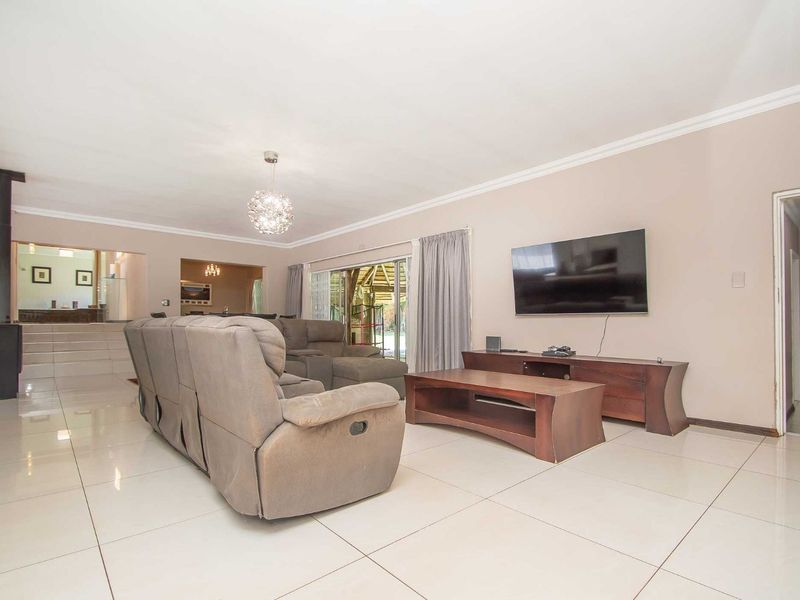 House For Sale in Helderkruin - Photo 6