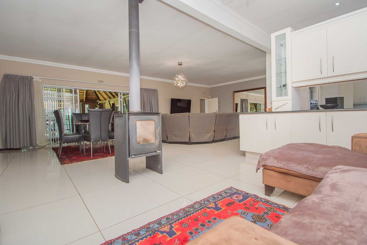 House For Sale in Helderkruin - Photo 5