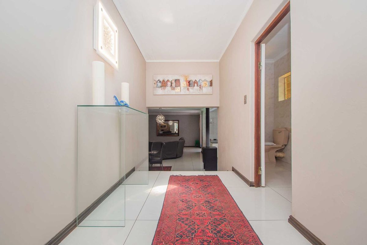 House For Sale in Helderkruin - Photo 4