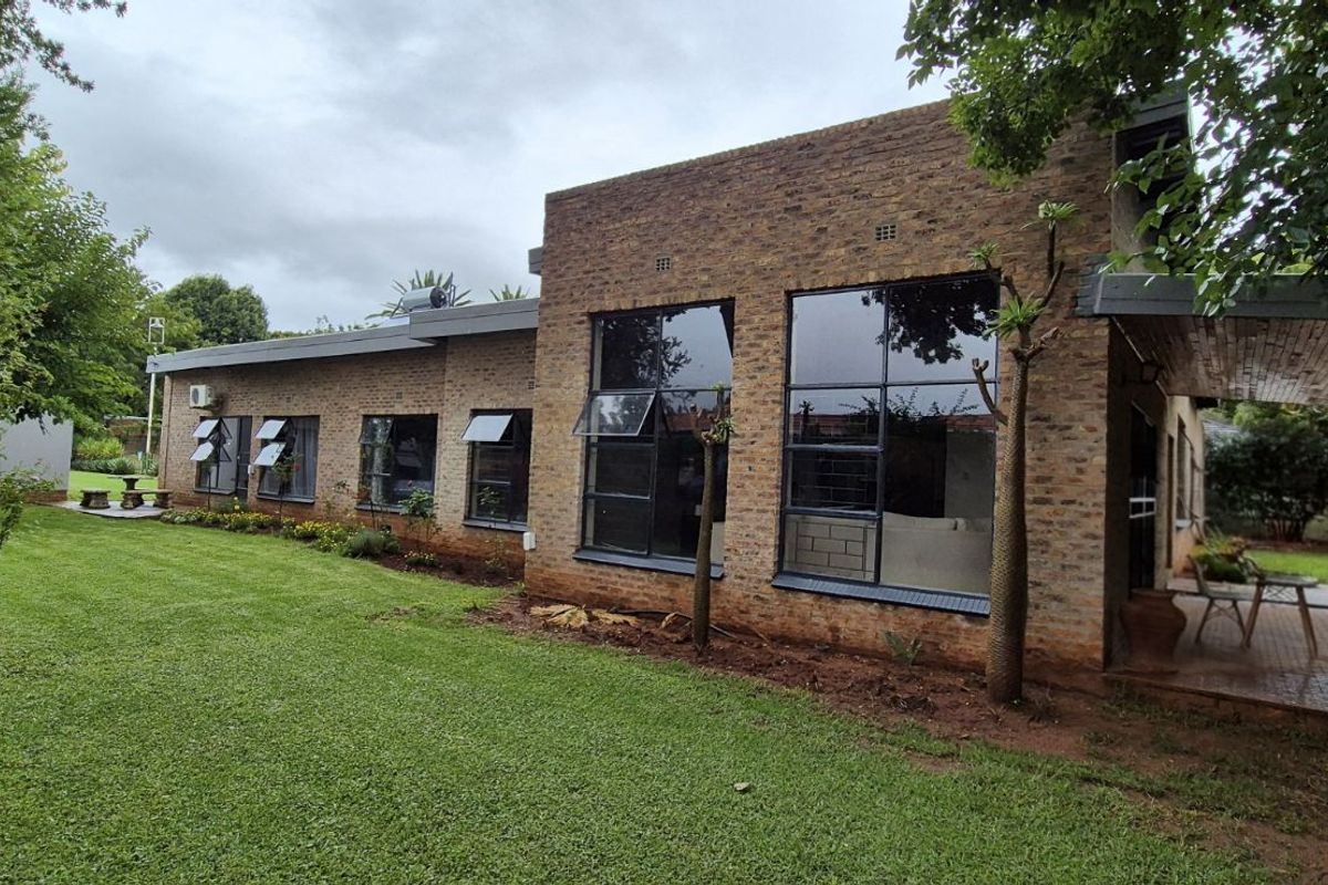 House For Sale in Lydenburg Central - Photo 2