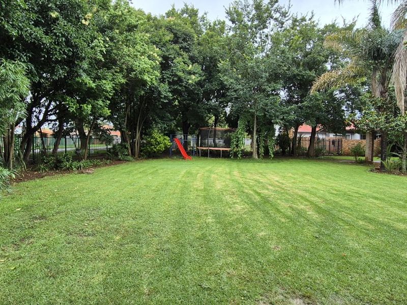 House For Sale in Lydenburg Central - Photo 3