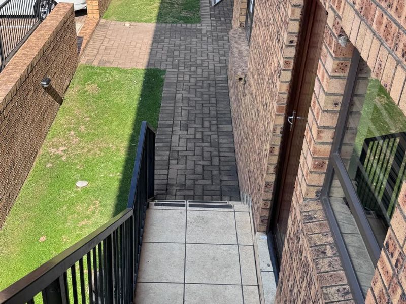 Apartment For Sale in Aerorand - Photo 2