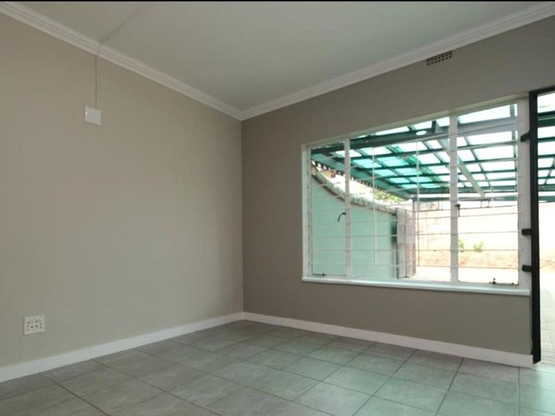 Townhouse For Sale in Horison Park - Photo 10