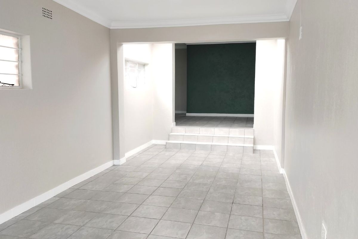 Townhouse For Sale in Horison Park - Photo 2