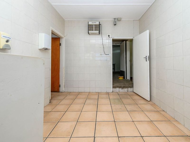 Industrial For Sale in Korsten - Photo 4