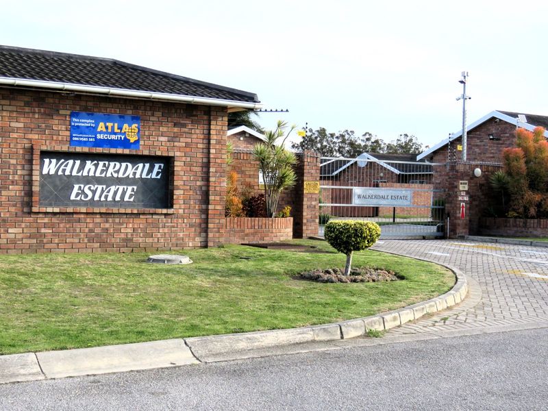 Townhouse For Sale in Glenroy Park - Photo 5