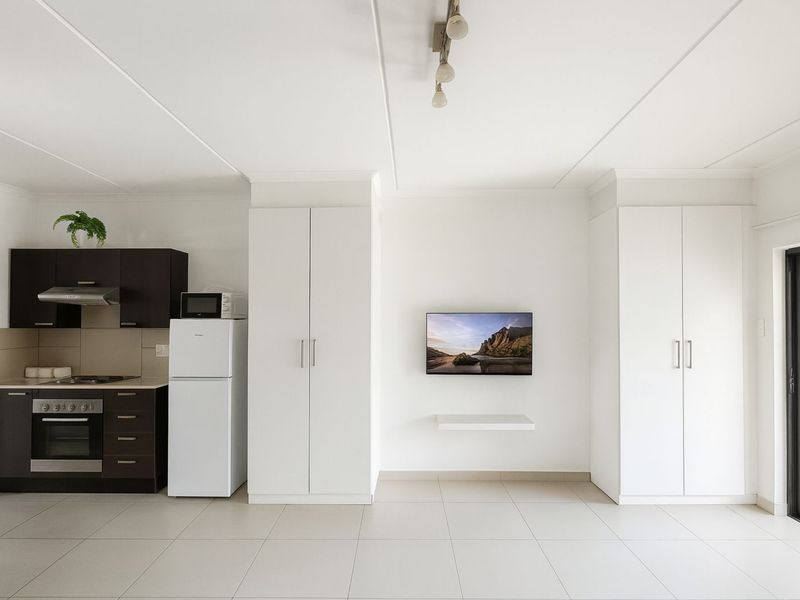 Apartment For Sale in Dainfern - Photo 2