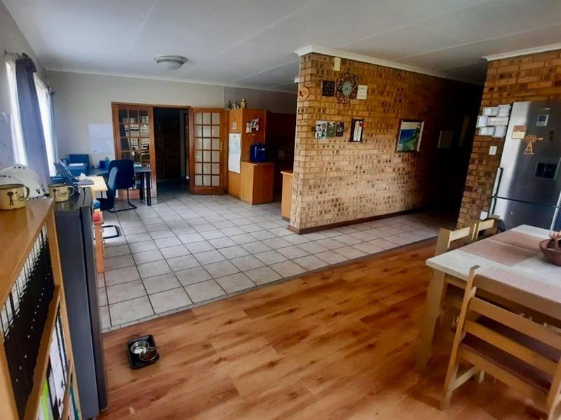 House For Sale in Ermelo Central - Photo 2