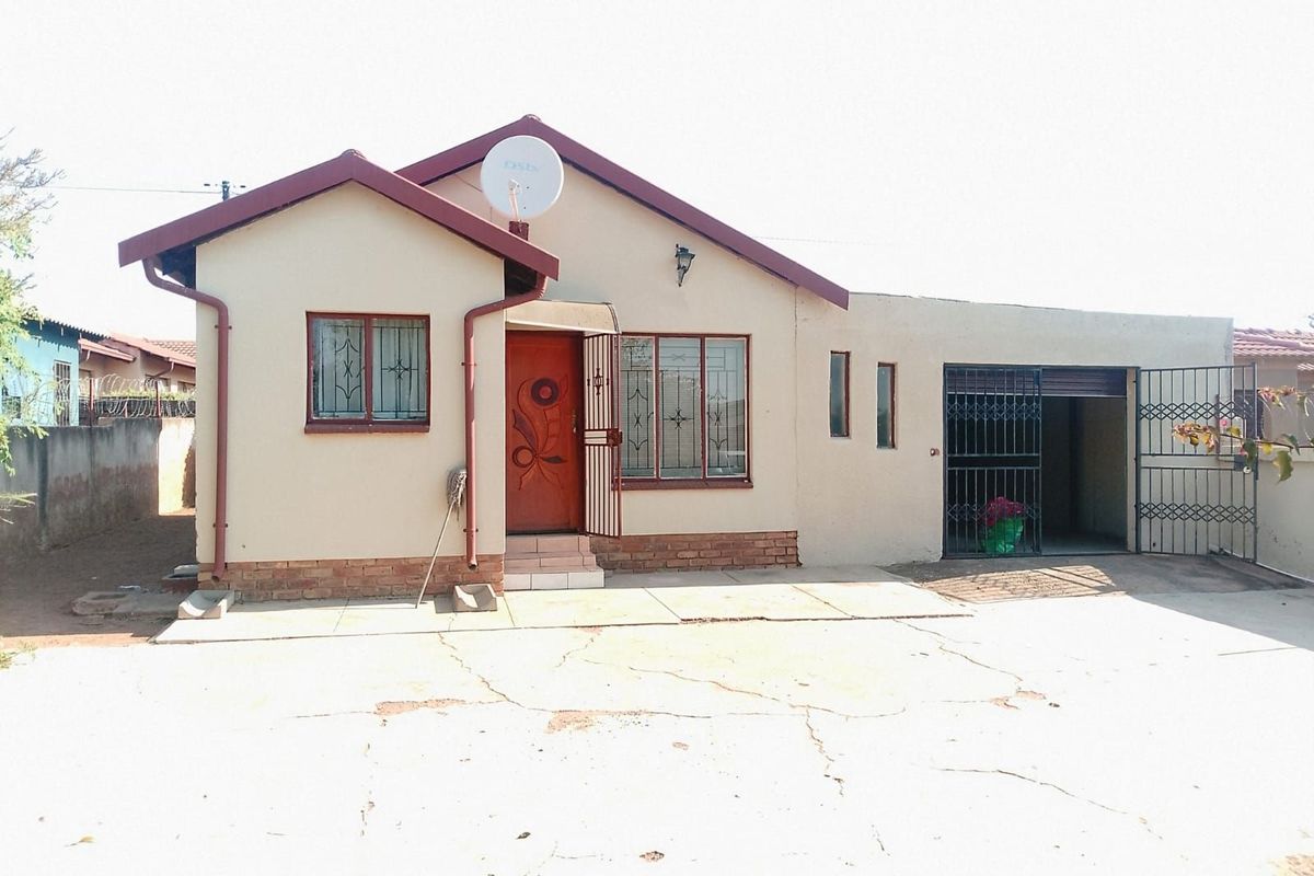 House For Sale in Mabopane Central - Photo 4