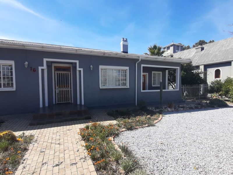 House For Sale in Calvinia Central - Photo 8