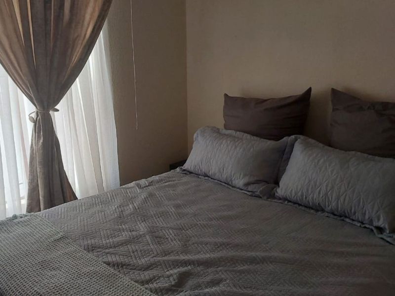 House For Sale in Soshanguve East - Photo 3