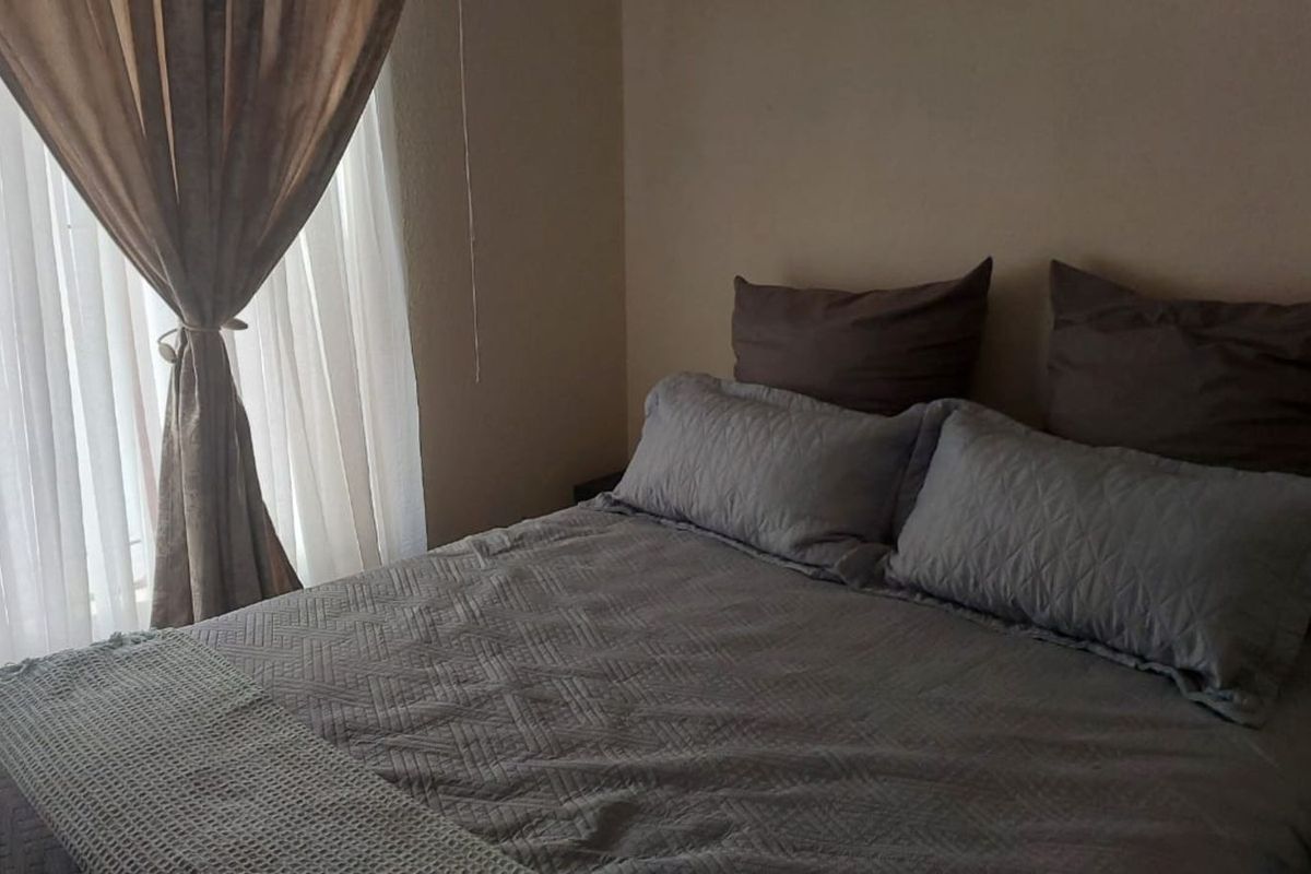 House For Sale in Soshanguve East - Photo 3