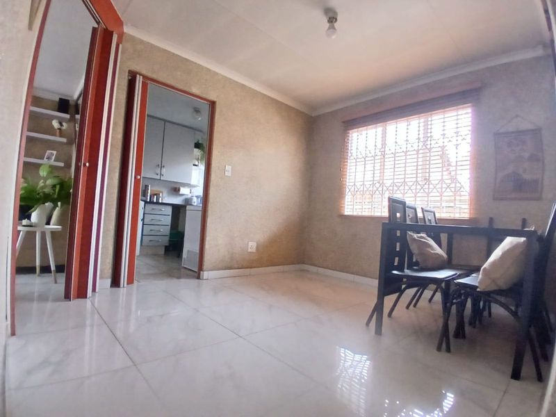 Townhouse For Sale in Ormonde - Photo 7