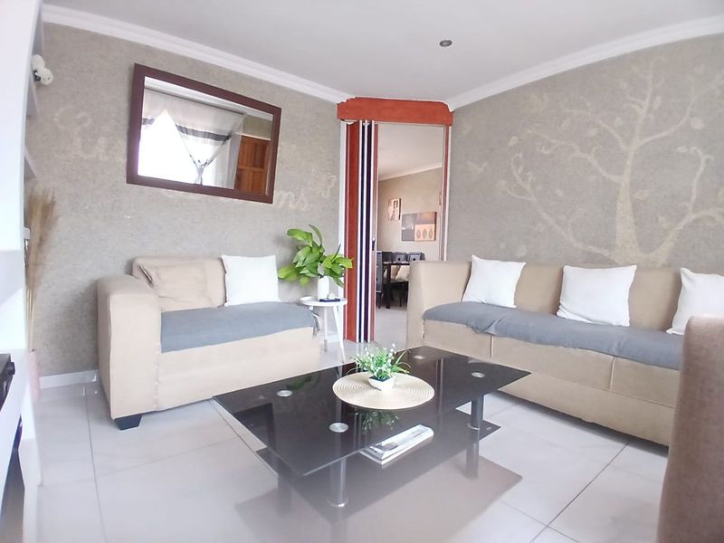 Townhouse For Sale in Ormonde - Photo 6
