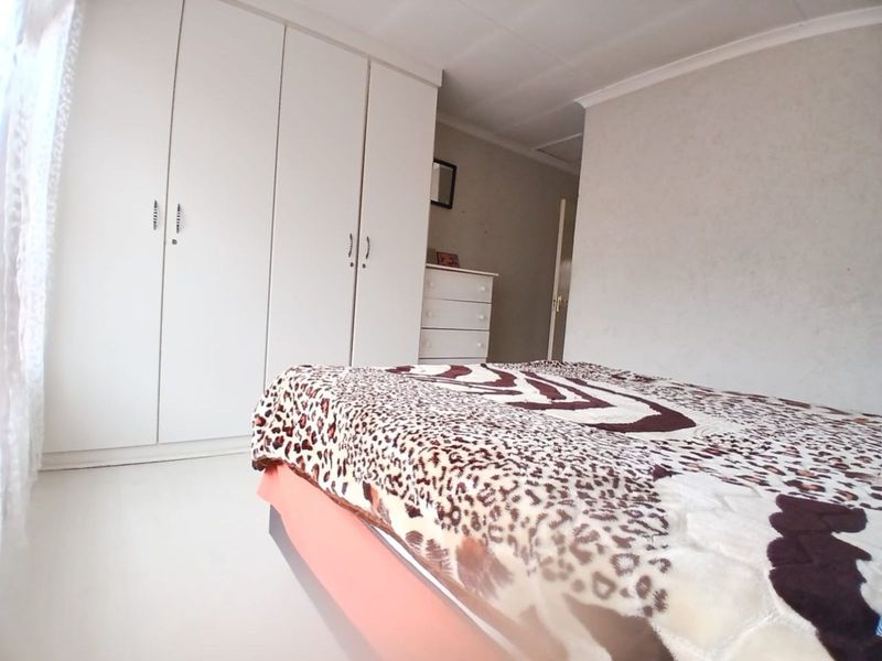 Townhouse For Sale in Ormonde - Photo 10