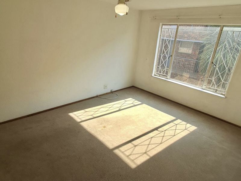 House For Sale in Robindale - Photo 10