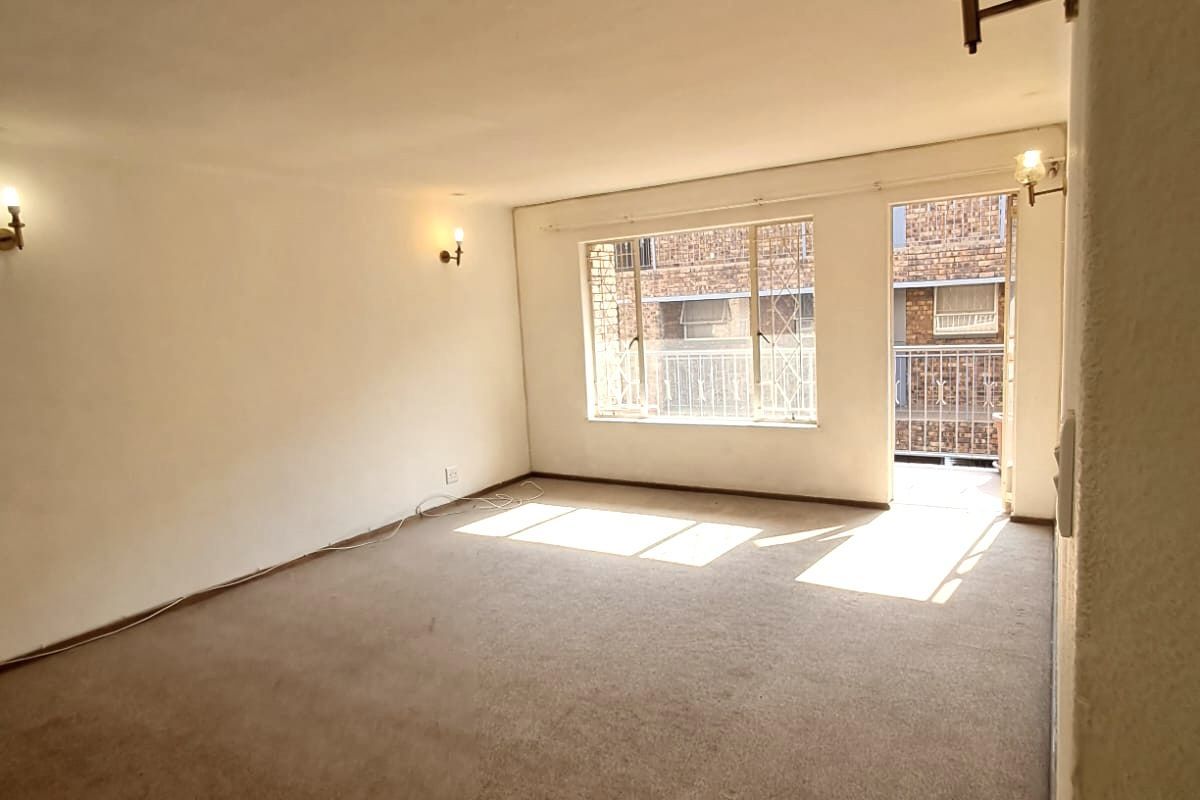 House For Sale in Robindale - Photo 4