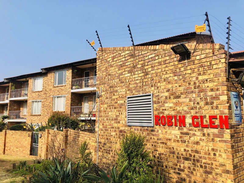 House For Sale in Robindale - Photo 7